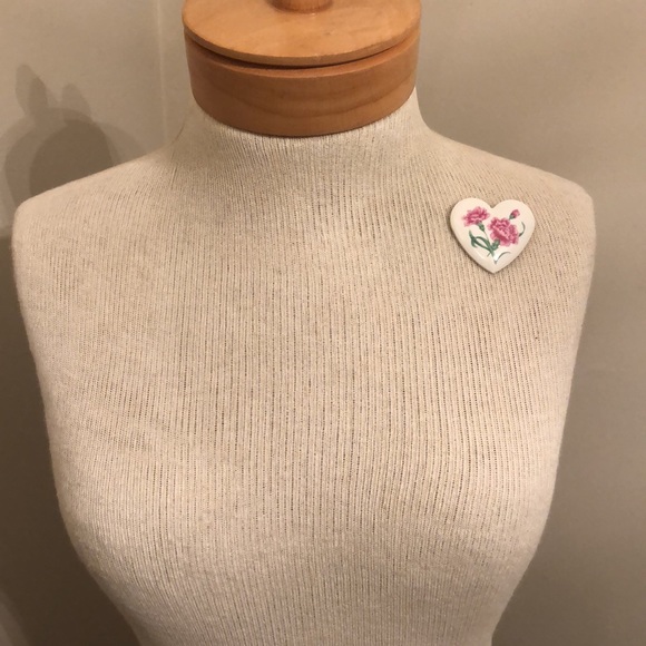 Vintage Avon January Birthday Bouquet Pin - Picture 9 of 13